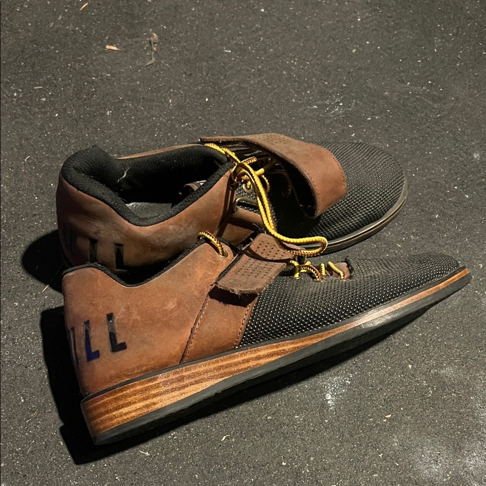NOBULL Brown and Black lifters